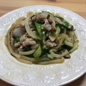 冷凍うどんで「レンジ焼うどん」